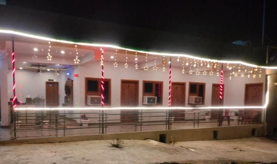 Hotel Studioz Sahastradhara Dehradun Exteriör bild